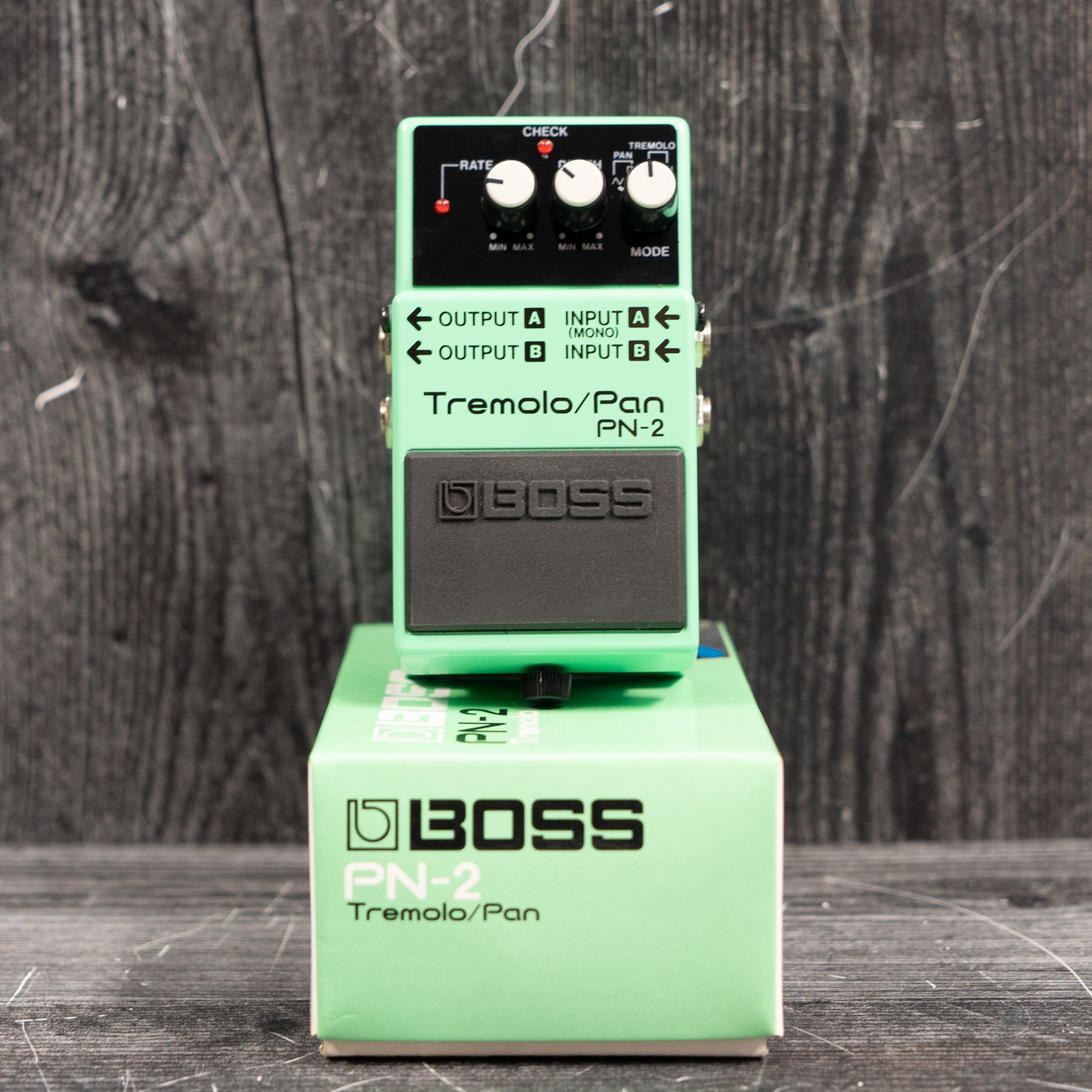 BOSS PN-2 Tremolo/Pan 箱取説ステッカー付 BOSS PN-2 Tremolo/Pan 箱取説ステッカー付