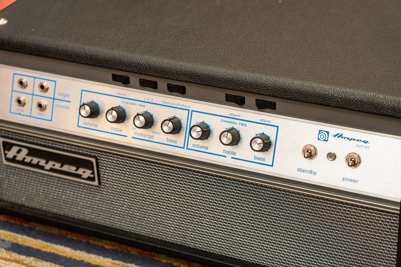 Ampeg SVT-VR Classic Series 300-Watt Bass Amp Head