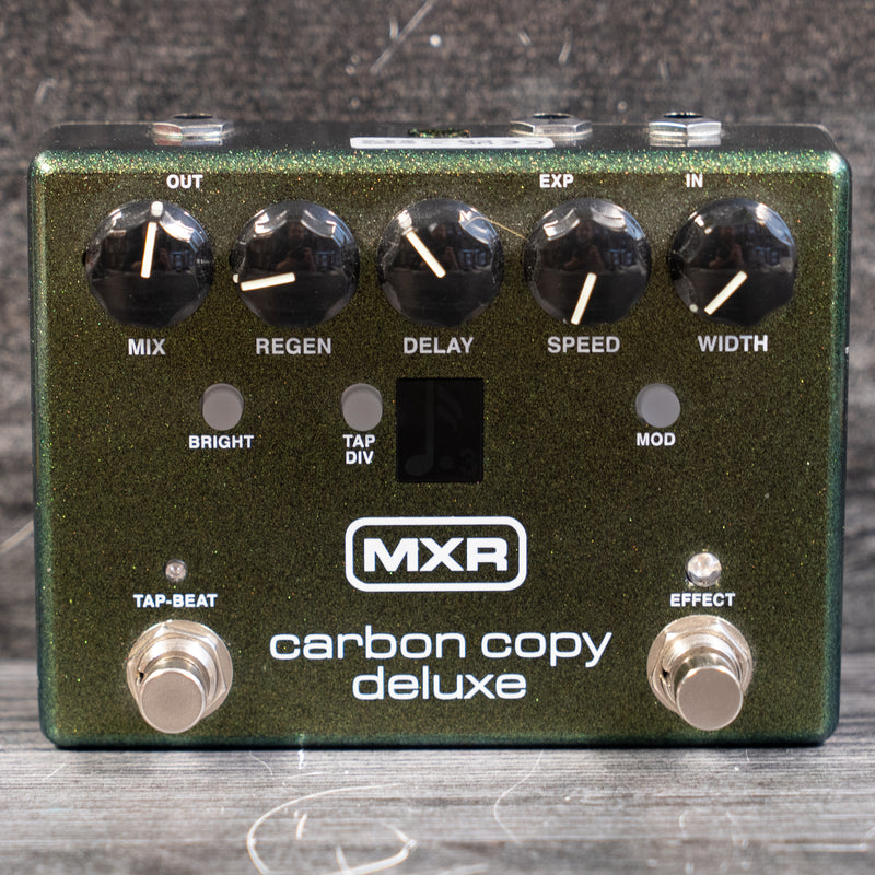MXR Carbon Copy Deluxe