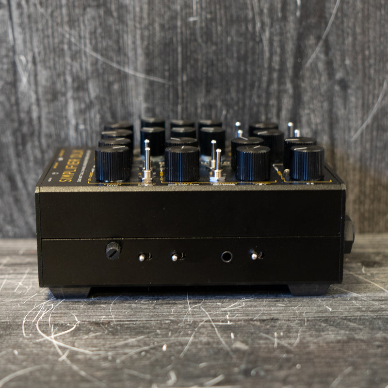 DSM & Humboldt Electronics Simplifier Deluxe Zero-Watt Stereo Guitar Preamp / CabSim / DI