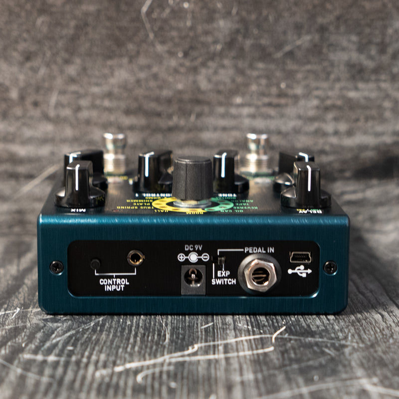 Source Audio Collider Delay + Reverb