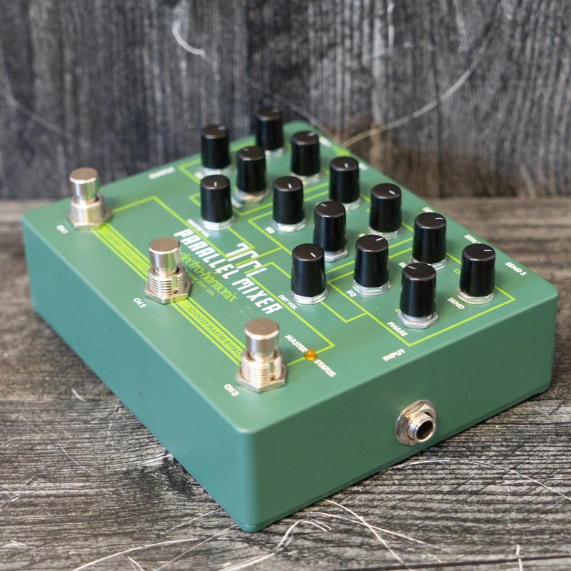 Electro-Harmonix Tri Parallel Mixer Effects Loop Mixer/Switcher