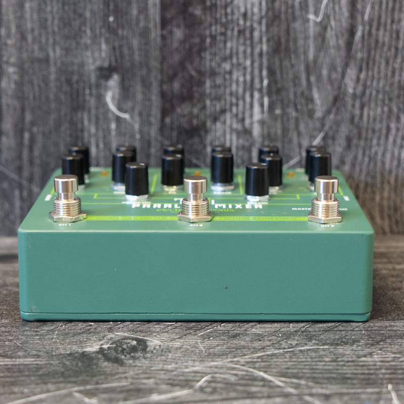 Electro-Harmonix Tri Parallel Mixer Effects Loop Mixer/Switcher