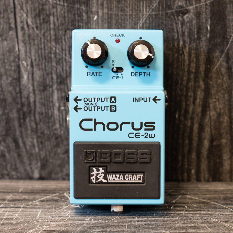 Boss CE-2W Waza