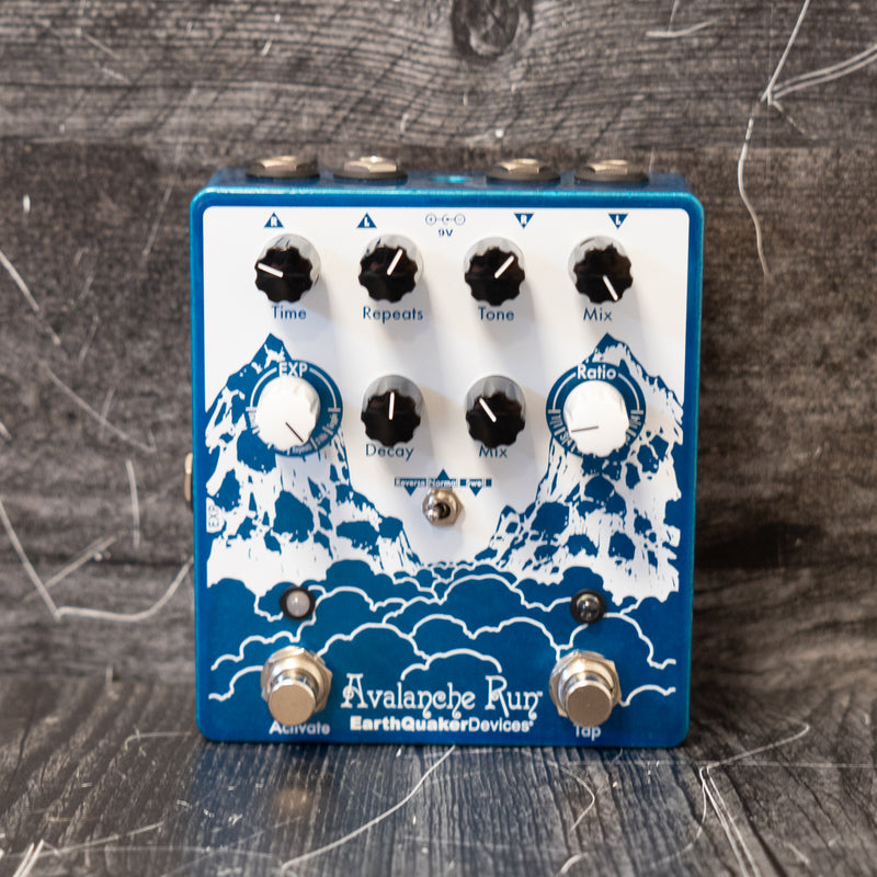 EarthQuaker Devices Avalanche Run Stereo Reverb & Delay with Tap Tempo V2