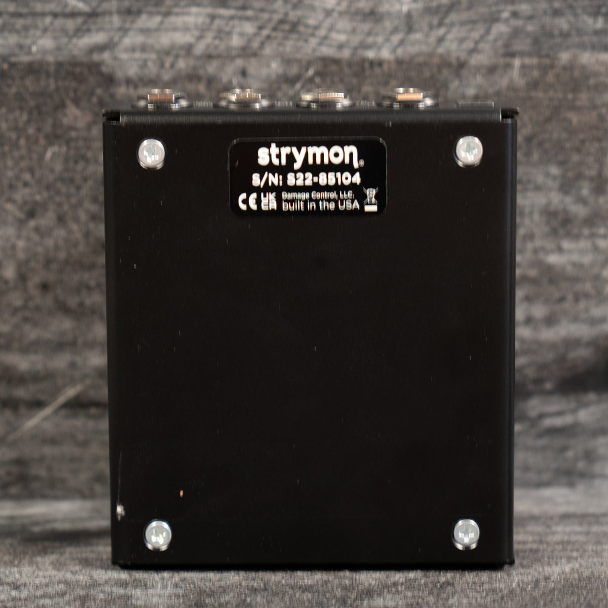 Strymon Flint Reverb and Tremolo V2 Strymon Flint Reverb and Tremolo V2