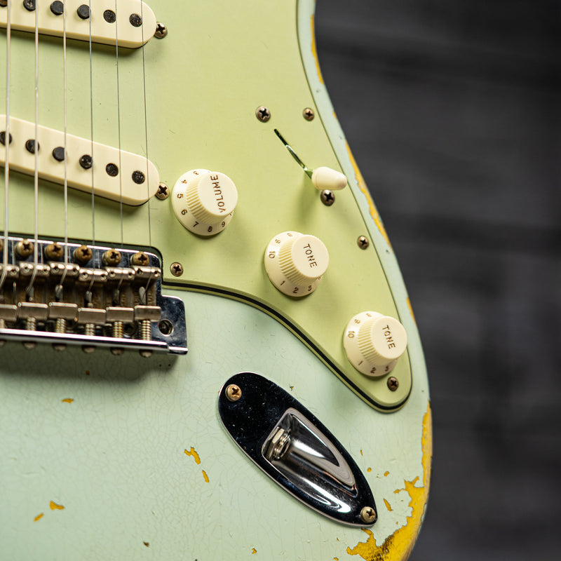 Fender Custom Shop 1960 Stratocaster Heavy Relic - Aged Sonic Blue over 3-Color Sunburst