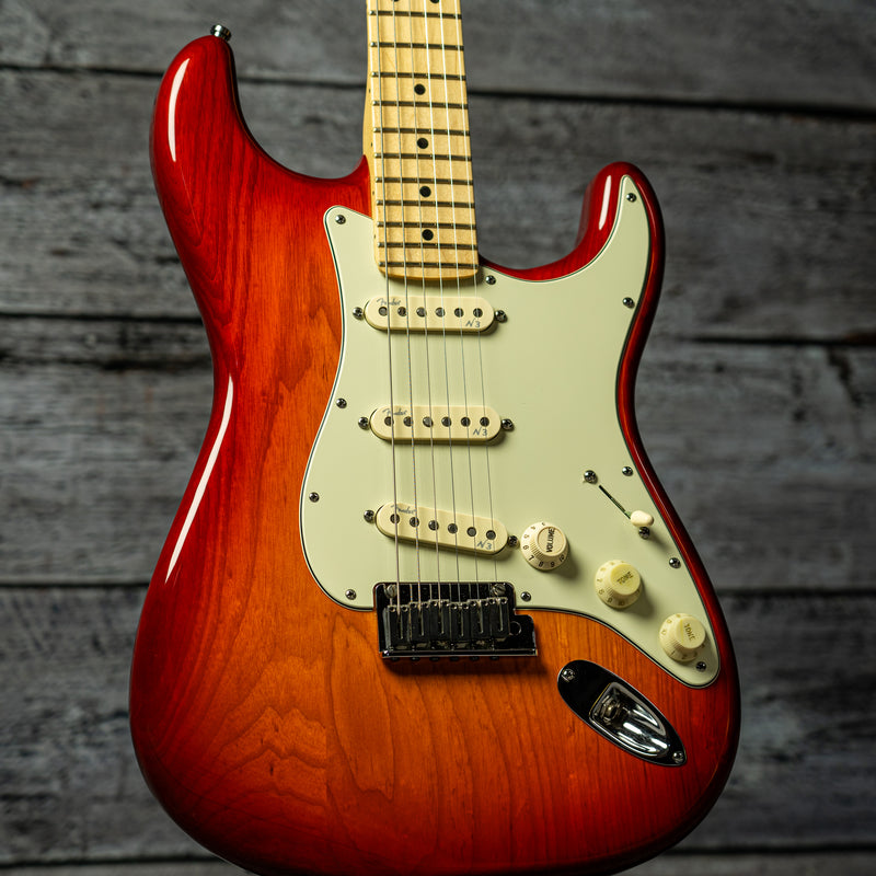 Fender American Deluxe Stratocaster