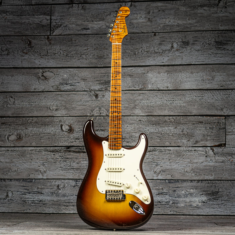Fender Custom Shop 2023 Limited Edition Roasted '50s Stratocaster DLX Closet Classic - 1-Piece 4A Roasted Flame Maple, Wide-Fade Aged Chocolate 2-Color Sunburst