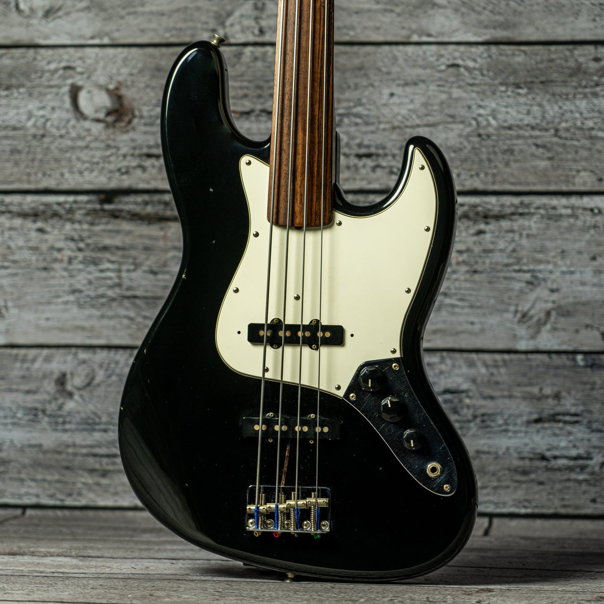 FenderMIJJazzBassStandard_USED