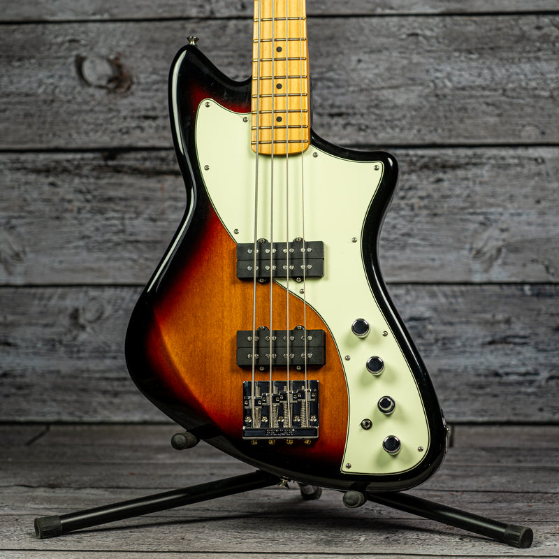Fender Player Plus Active Meteora Bass - Maple Fingerboard, 3-Color Sunburst