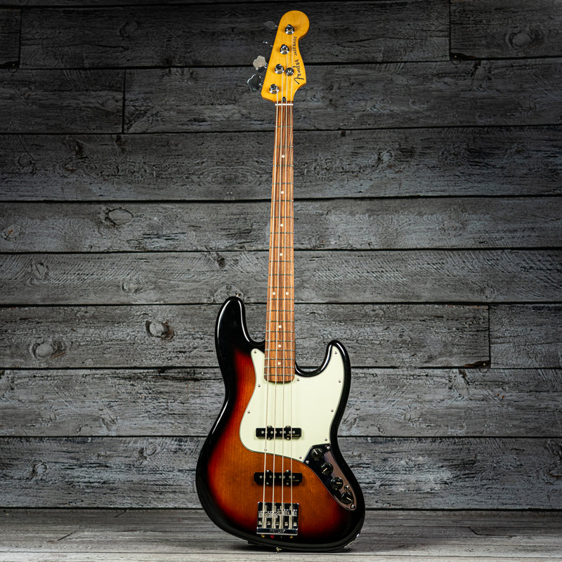 Fender Player Plus Jazz Bass - Pau Ferro Fingerboard, 3-Color Sunburst (DEMO)
