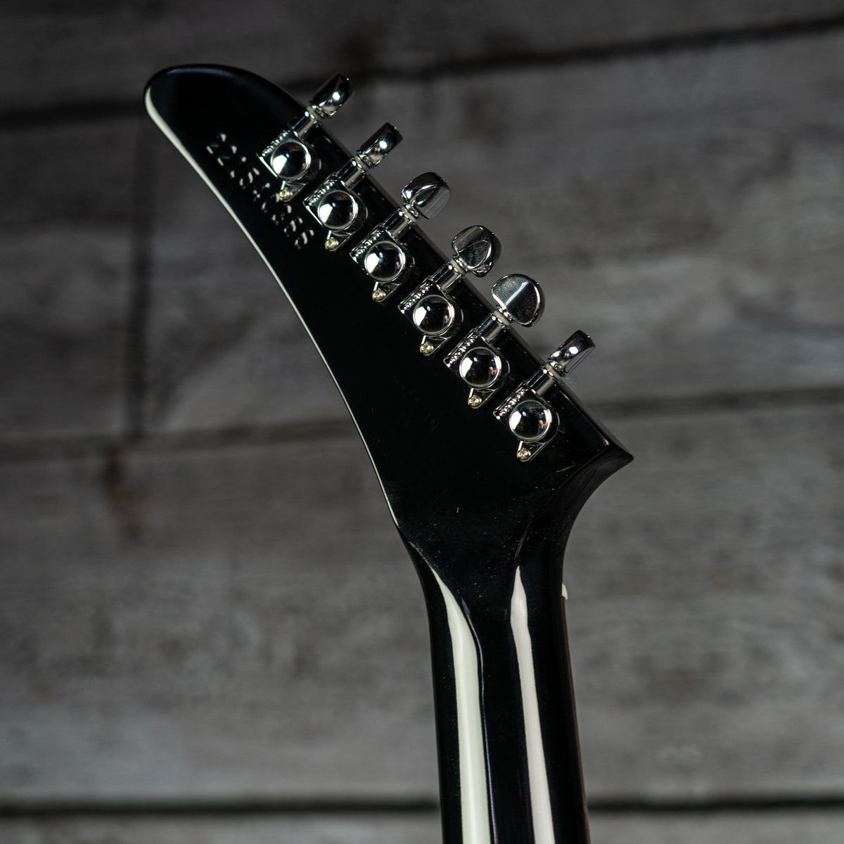 Gibson80sExplorer-Ebony_SN-