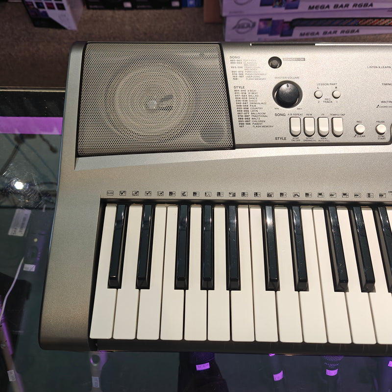 YPT deals 310 Yamaha electric keyboard