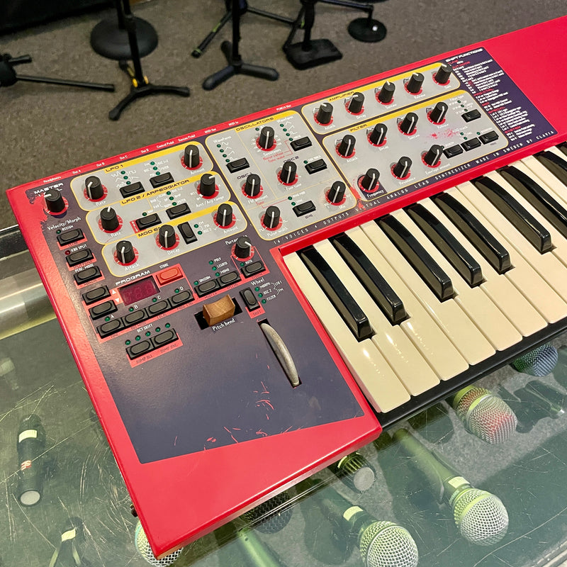 Nord Lead 2 16 Voice Virtual Analog Synthesizer