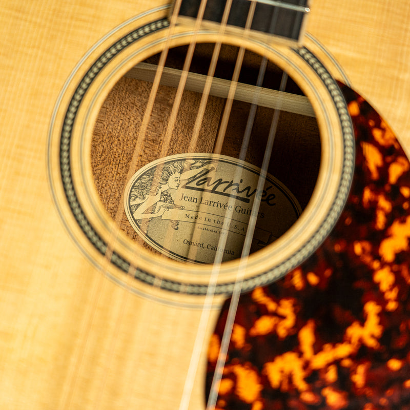 Larrivee L-03E
