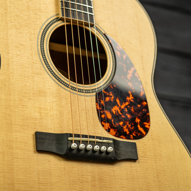Larrivee L-03E