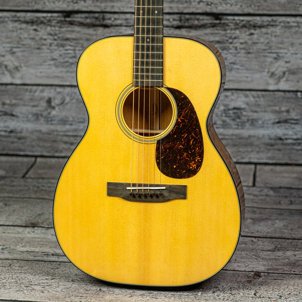 Martin 00-18 (2025)