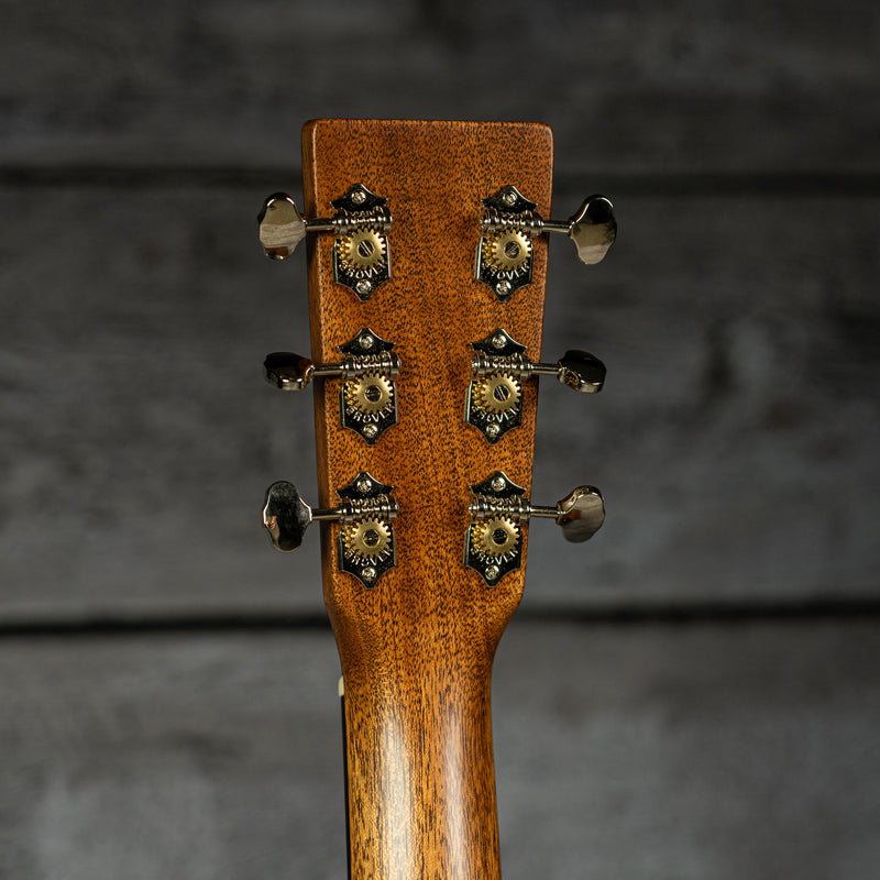 Martin 00-18 (2025)