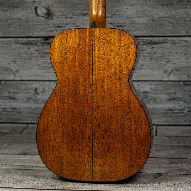 Martin 00-18 (2025)