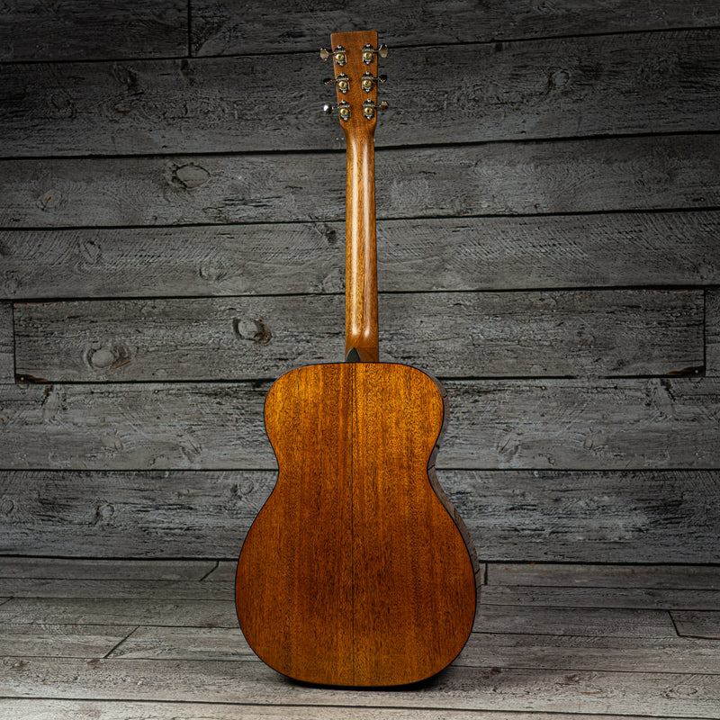 Martin 00-18 (2025)