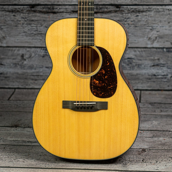 Martin 00-18