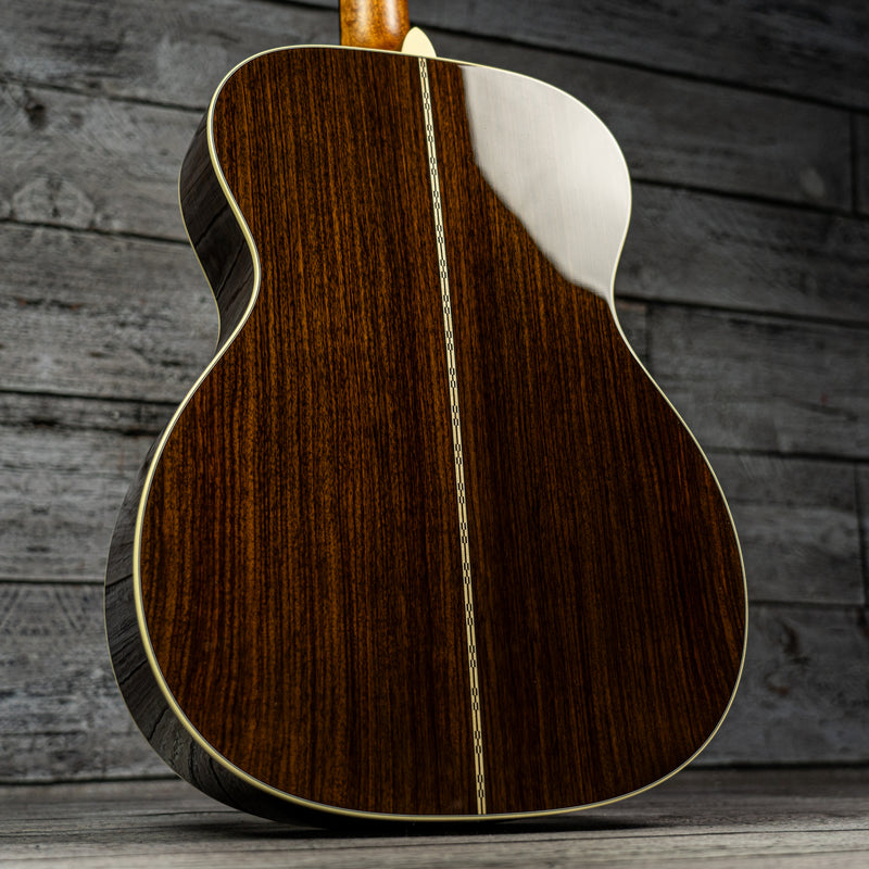 Martin 000-28 (2025)