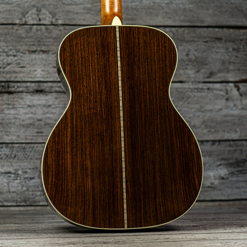 Martin 000-28 (2025)