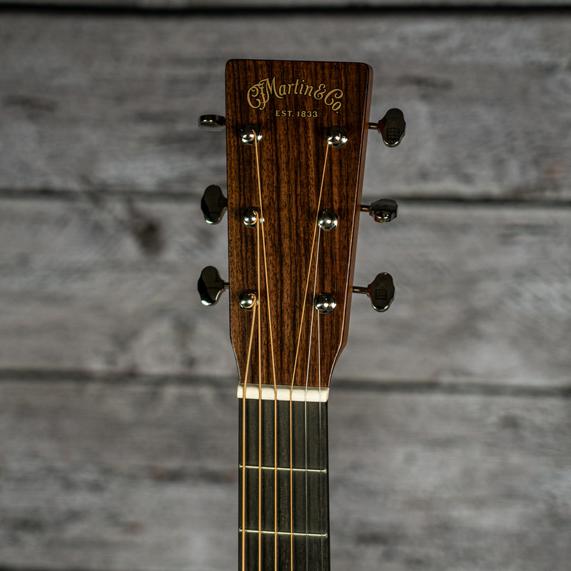 Martin D-18