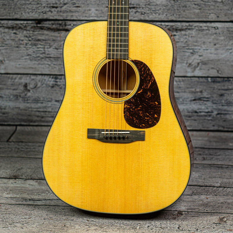 Martin D-18
