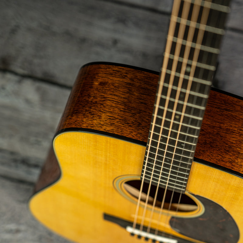 Martin D-18