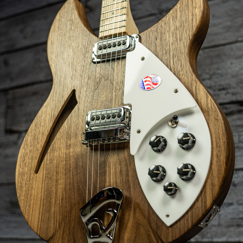 Rickenbacker 330W - Walnut