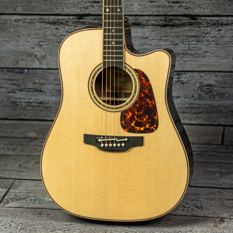 Takamine P7DC