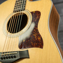 Taylor 210ce