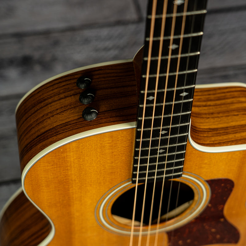 Taylor 214ce DLX