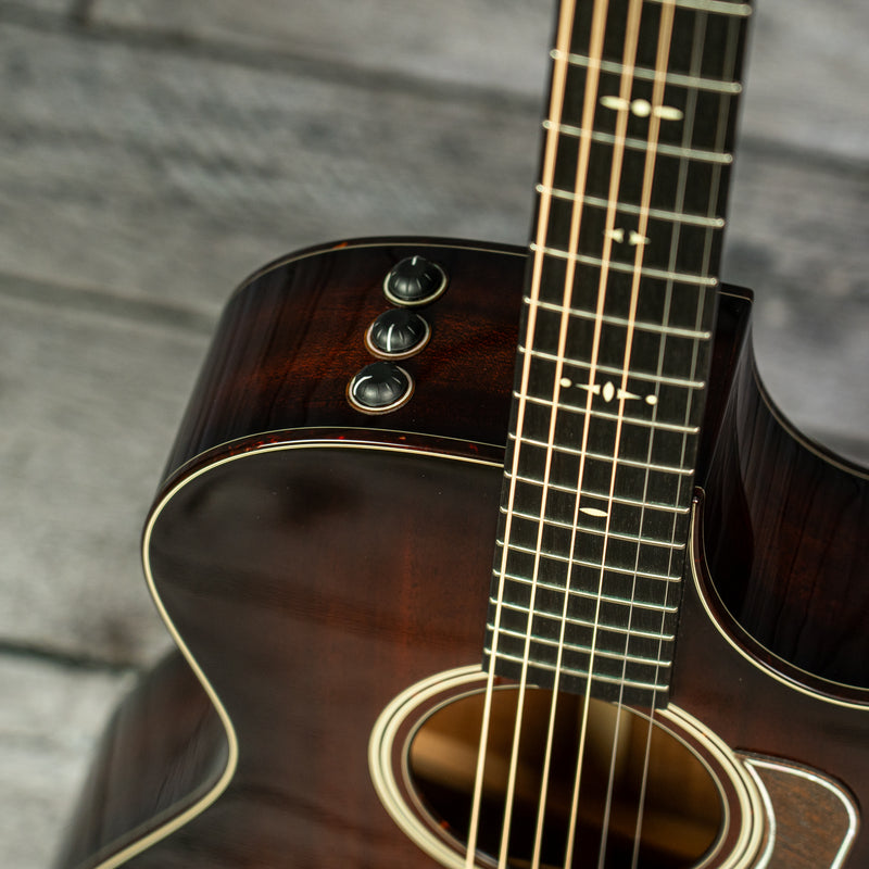 Taylor 522ce