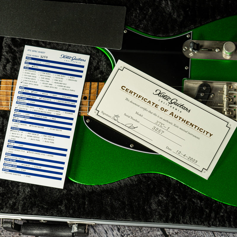 Xotic XTC-1 - Light Aging, 5A Roasted Flame Maple Neck, Candy Apple Green